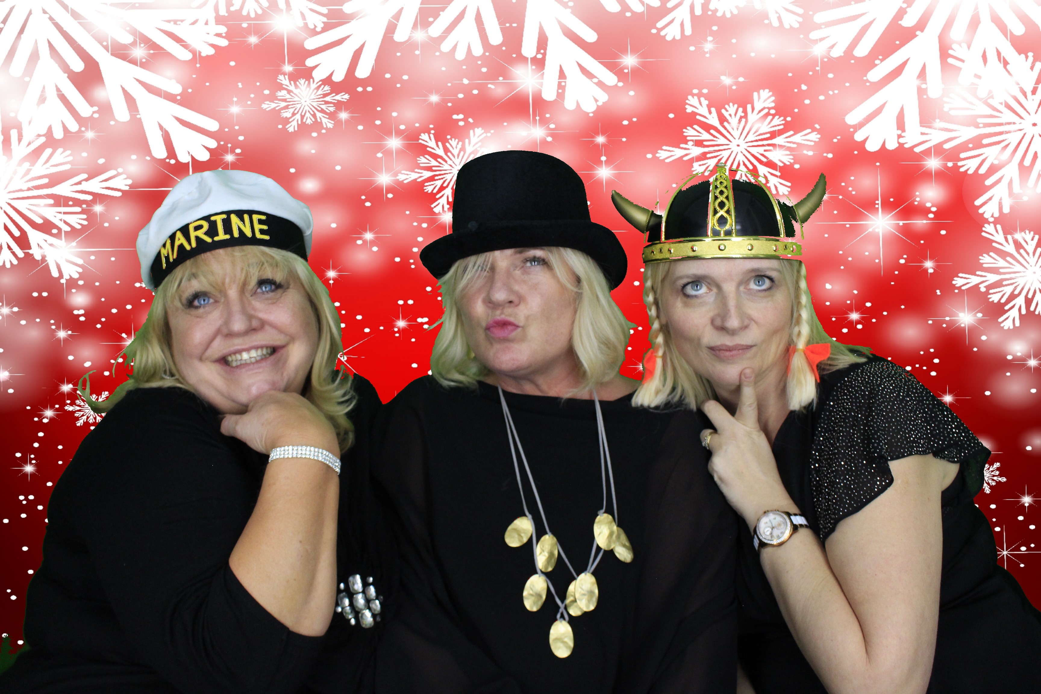 Silvermere Christmas Party  | View more photos from the event at gallery.myphotoboothexperience.co.uk/u/MyPhotoBoothExperienceLtd/Silvermere-Christmas-Party-0